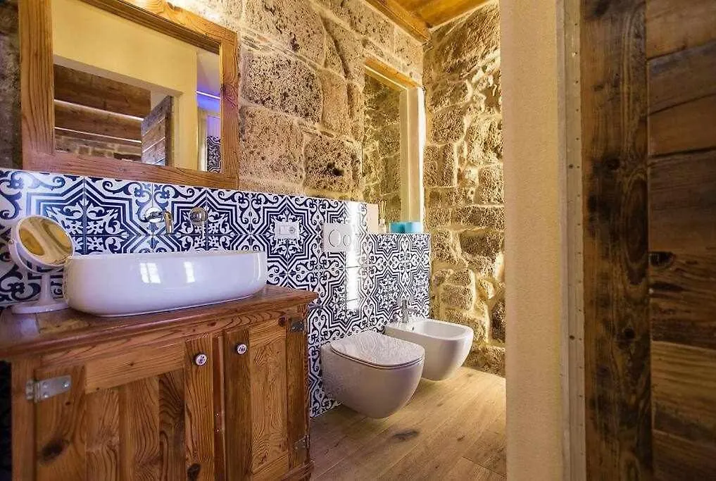 Grand Suite Gioberti Elegante Nel Cuore Di Alghero 0*,
